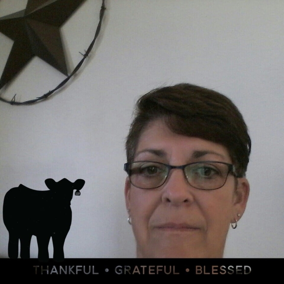 Meet your Posher, Janet - Picture 1 of 1